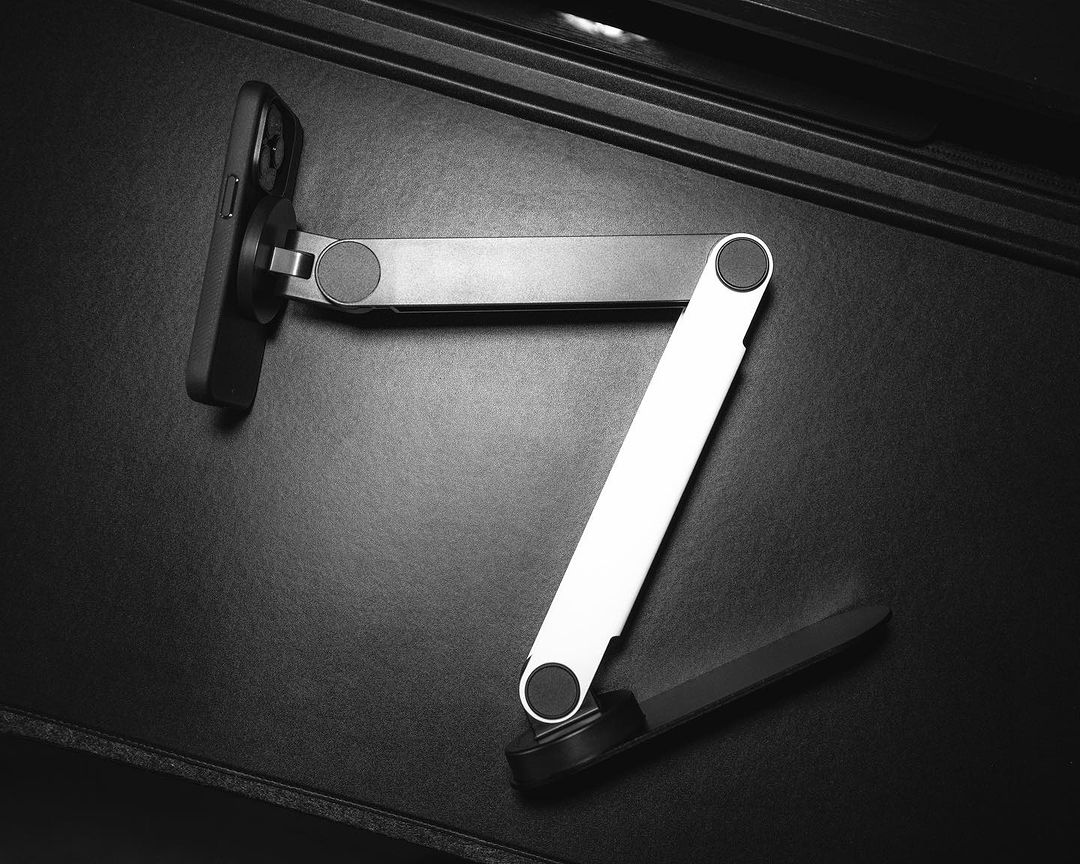 RoboArm Magnetic Phone and Tablet Holder Review