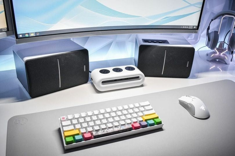 iswift PowerCloud charging station & power strip