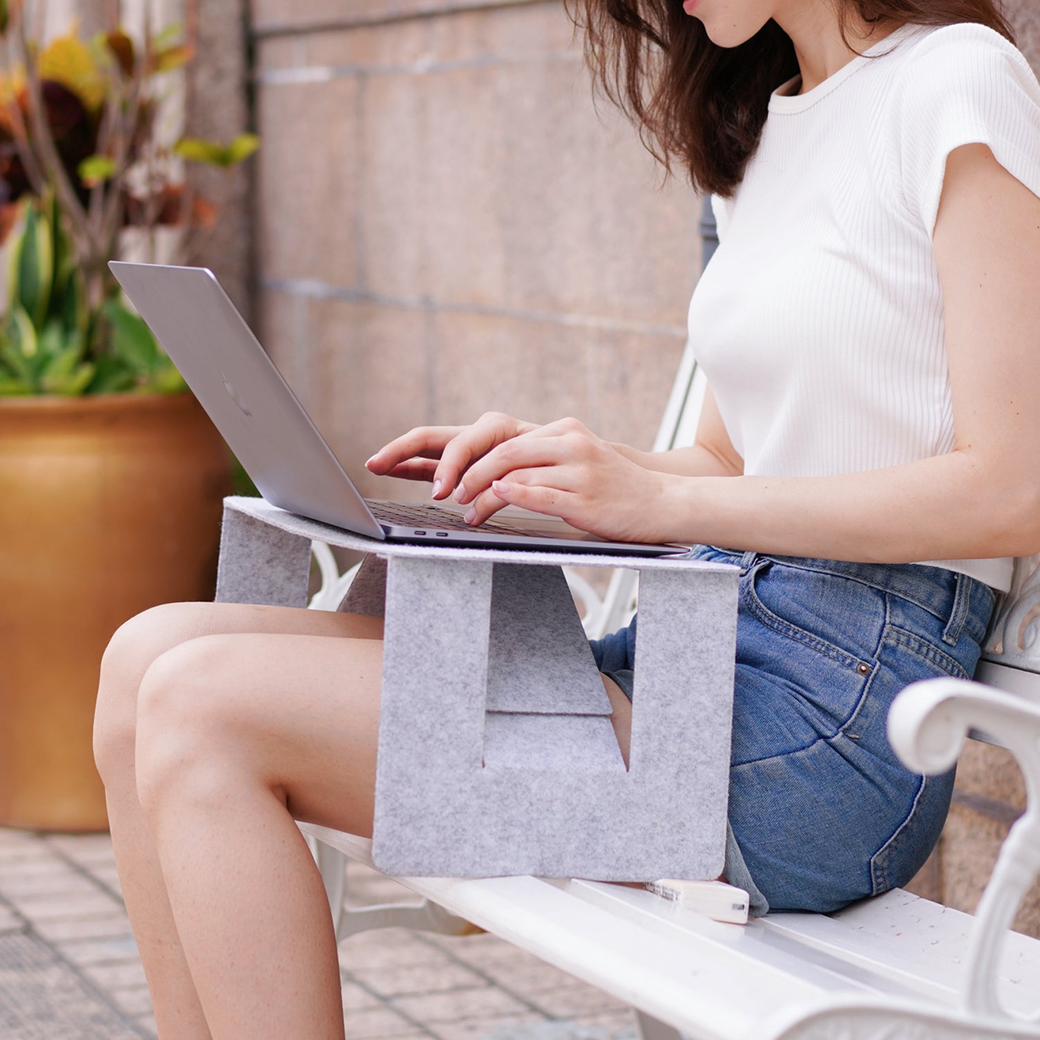iSwift M quick-transform laptop desk and car table
