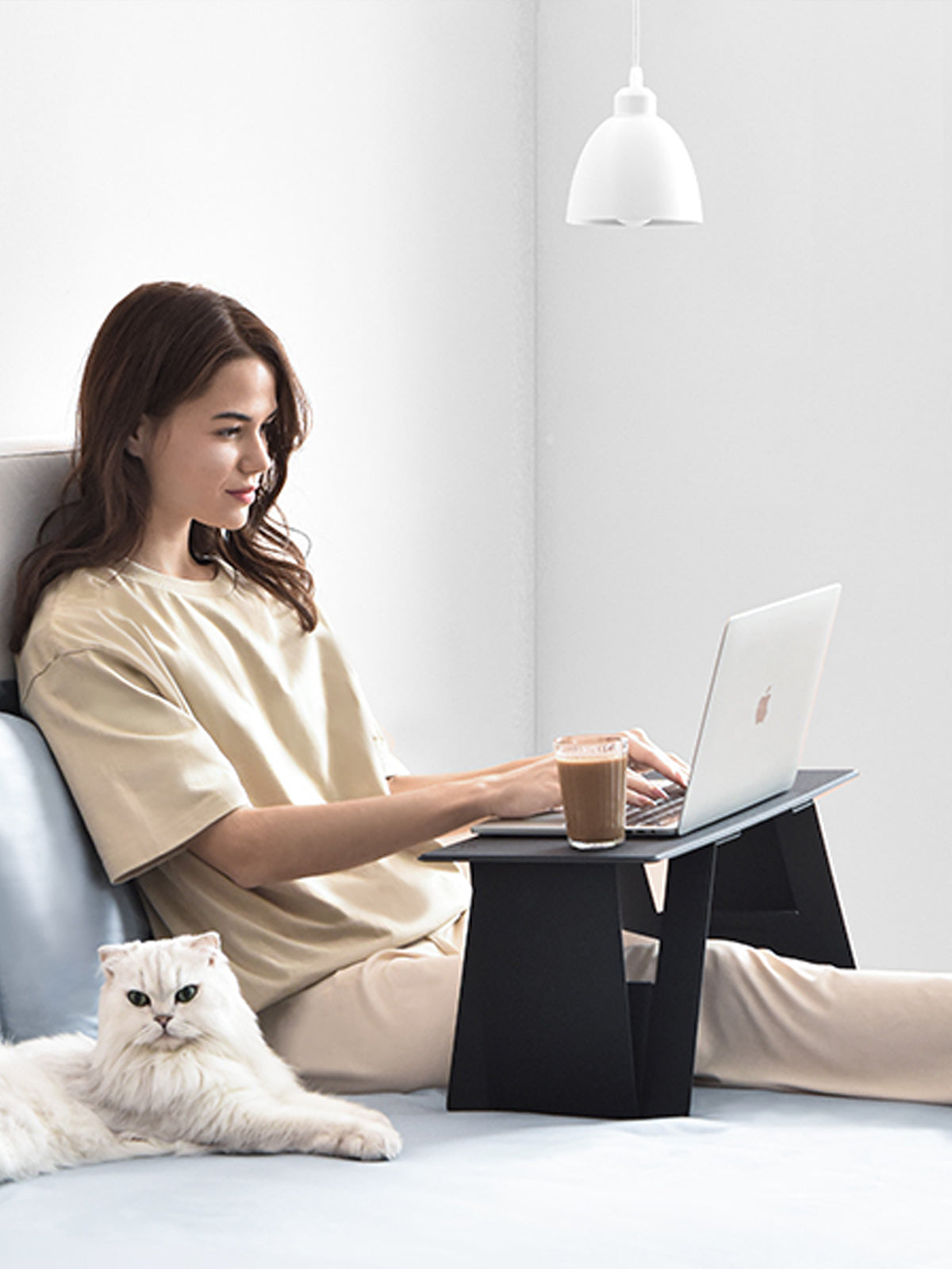 iSwift Pi paper-thin laptop desk, laptop stand and car table