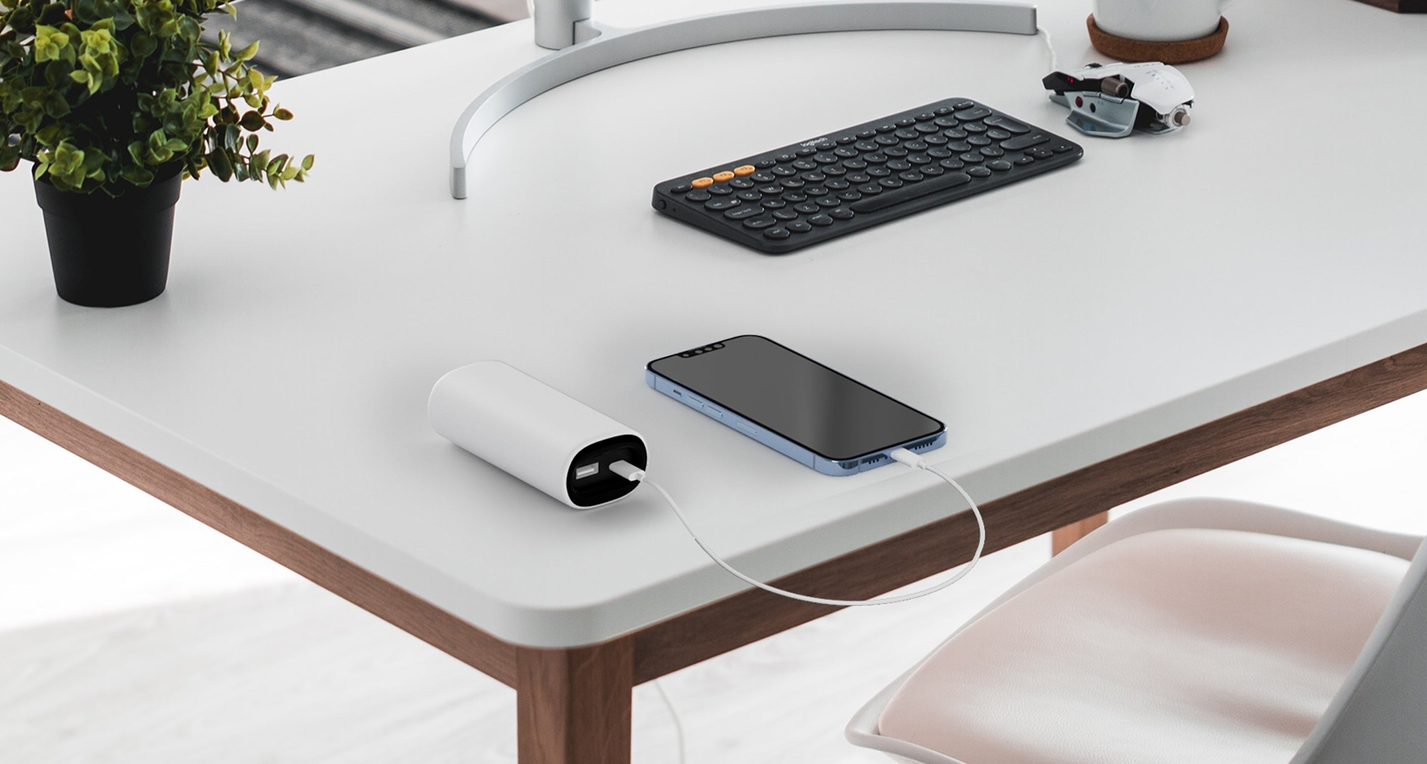 iSwift JuicePi 2-in-1 hybrid power bank charger