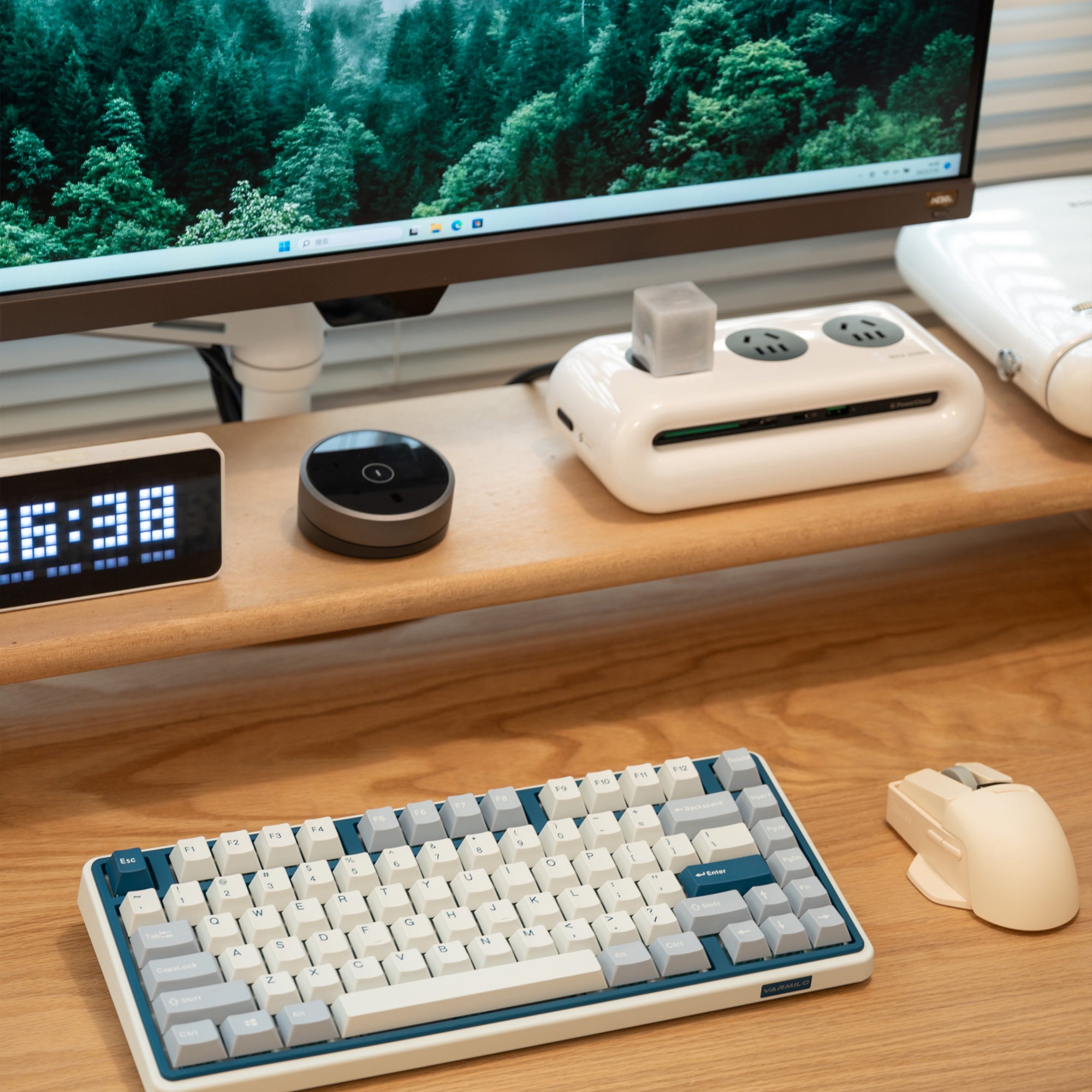 FansDreams×iSwift PowerCloud Desktop Charging Station and Power Strip