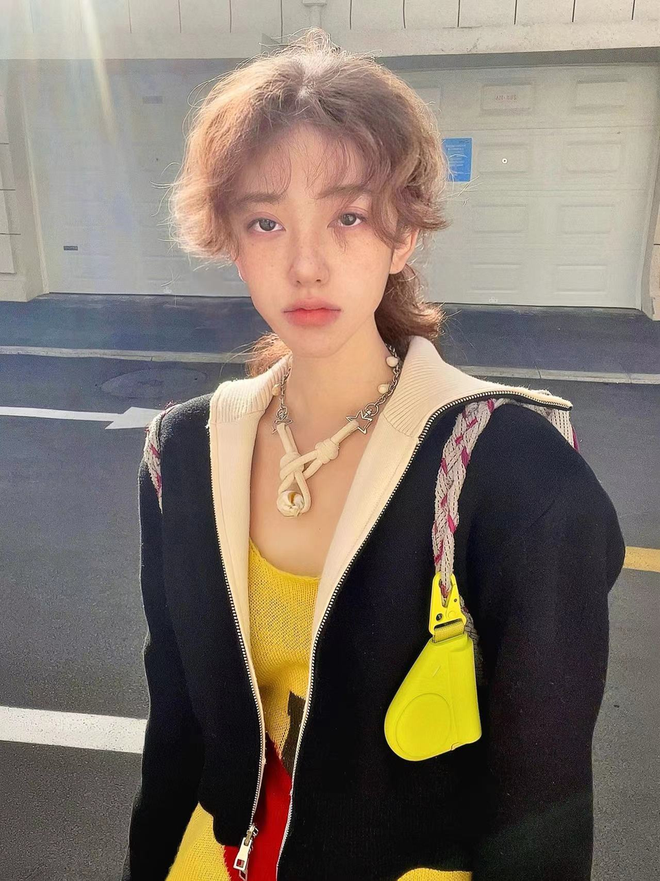 FansDreams MChaos 5000mAh wearable power bank with a retractable cable