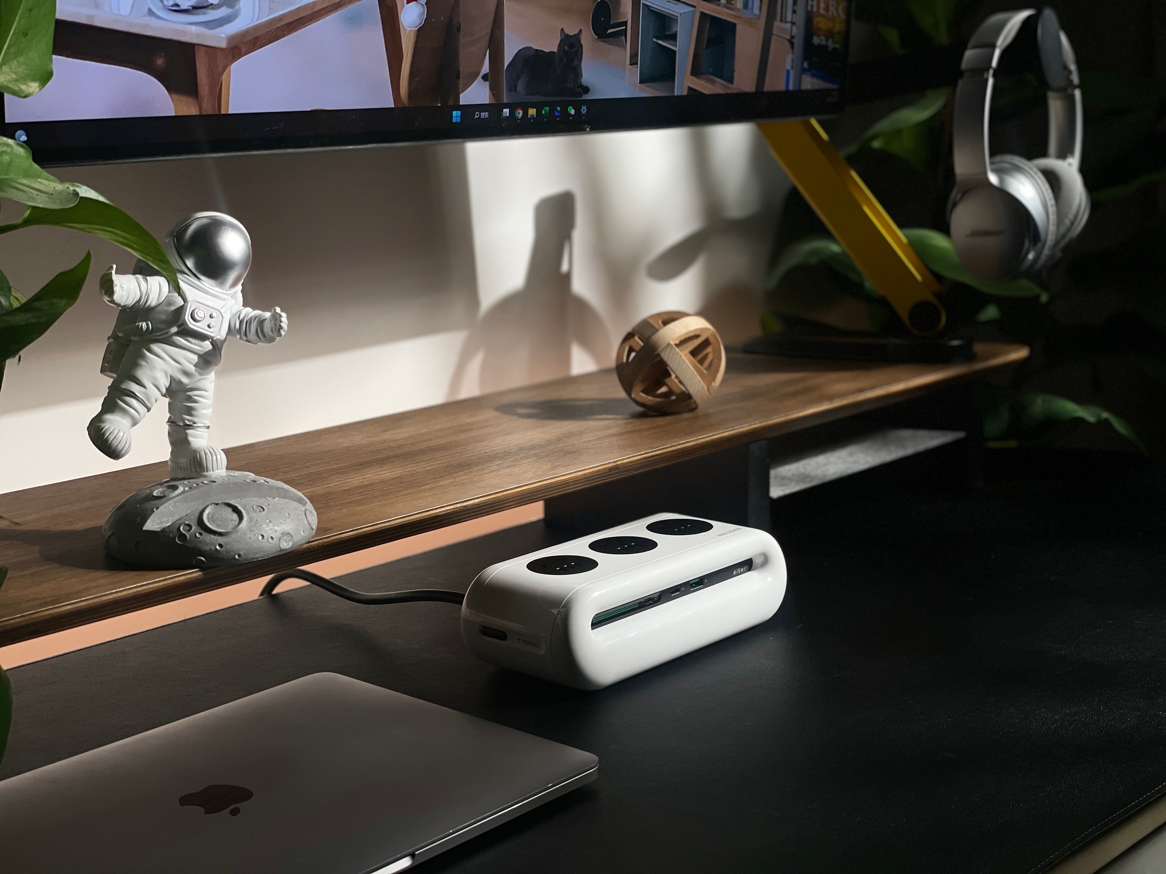 Smart Gadgets for Your Desk Setup
