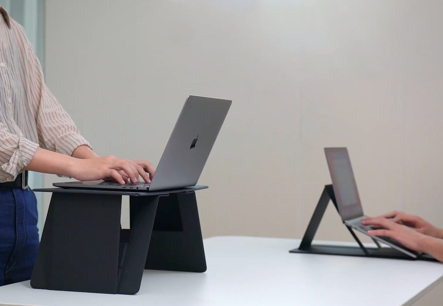 iSwift Pi paper-thin laptop desk, laptop stand and car table